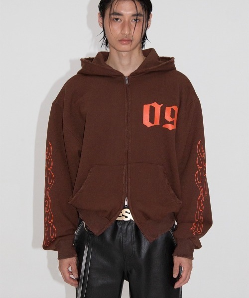 ESC STUDIO(イーエスシースタジオ)の「韓国ブランド ESC STUDIO イーエスシースタジオ rockstern hoodie zip-up ロックスターンフーディージップアップ ジップフーディー ジップパーカー 長袖パーカー 長袖フーディー ロゴフーディー ダブルジップアップフーディー 羽織り オーバーサイズ 韓国ファッション 韓国ストリート ストリートファッション(パーカー・メンズ・ブラック/ブラウン/ネイビー・ONE SIZE)」の21枚目の写真