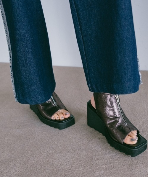 sahara（サハラ）の「Zip Up Sandals/ジップアップサンダル（サンダル・レディース・ブラック/シルバー/ブロンズ・L/S/M）」の3枚目の写真