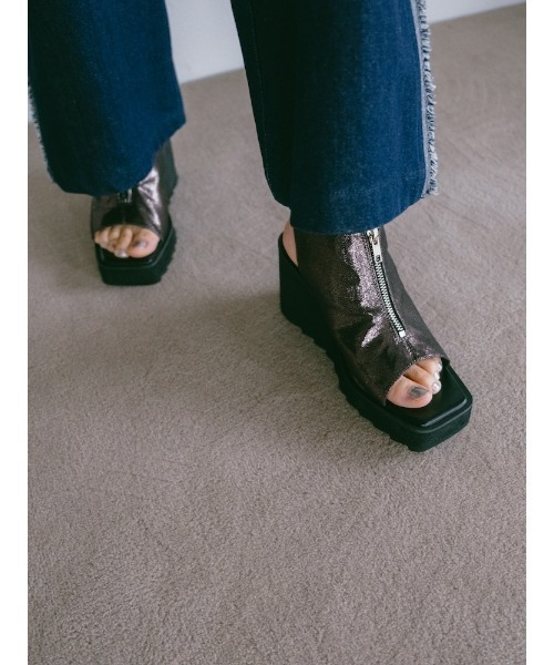 sahara（サハラ）の「Zip Up Sandals/ジップアップサンダル（サンダル・レディース・ブラック/シルバー/ブロンズ・L/S/M）」の7枚目の写真