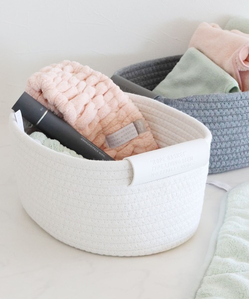 LAKOLE（ラコレ）の「ロープ&フェイクレザーバスケット(M) / 234943（収納グッズ・レディース・グレー/アイボリー・FREE）」の2枚目の写真