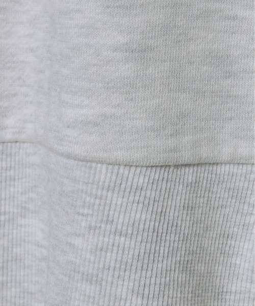 Olu.（オルドット）の「アームフリルスウェット（スウェット・レディース・アイボリー/グレー・FREE）」の17枚目の写真