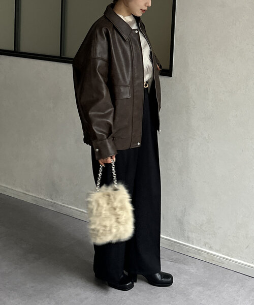 Thevon（ゼボン）の「ステンカラー合皮ブルゾン（ブルゾン・レディース・グレイッシュベージュ/ブラック/ブラウン・FREE）」の18枚目の写真