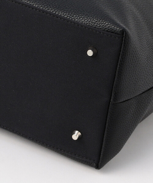 COMME CA ISM(コムサイズム)の「バイカラー トートバッグ(トートバッグ・メンズ・ブラック×グレー/ブラック×ブルー・FREE)」の11枚目の写真