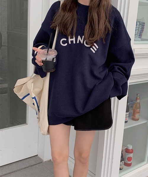 Mayree(メイリー)の「【Mayree】 英字デザイン 長袖 トレーナー スウェット(スウェット・レディース・ネイビー/グレー/チャコールグレー/アイボリー・MEDIUM/LARGE/X-LARGE)」の12枚目の写真