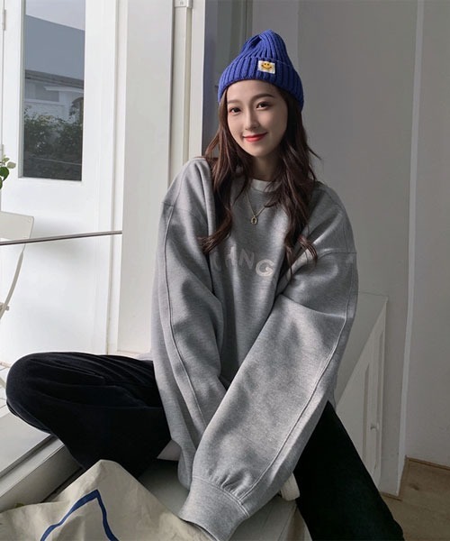 Mayree(メイリー)の「【Mayree】 英字デザイン 長袖 トレーナー スウェット(スウェット・レディース・ネイビー/グレー/チャコールグレー/アイボリー・MEDIUM/LARGE/X-LARGE)」の13枚目の写真