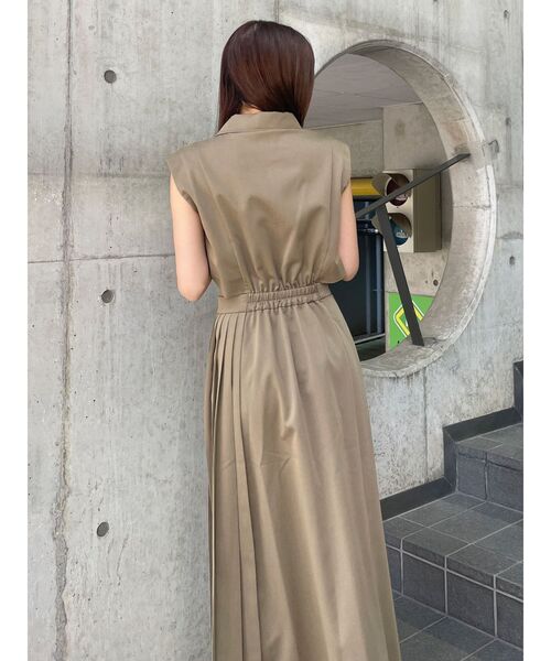 MURUA（ムルーア）の「リングボタンテーラードワンピース（ワンピース・レディース・ブラック/ベージュ/カーキ・FREE）」の16枚目の写真