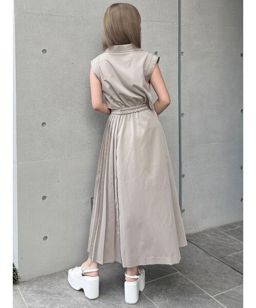 MURUA（ムルーア）の「リングボタンテーラードワンピース（ワンピース・レディース・ブラック/ベージュ/カーキ・FREE）」の20枚目の写真