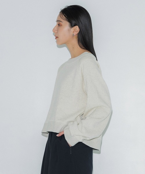 PUBLIC TOKYO（パブリックトウキョウ）の「ワイドネックスウェットTOP（スウェット・レディース・ホワイト/グレー・FREE）」の7枚目の写真