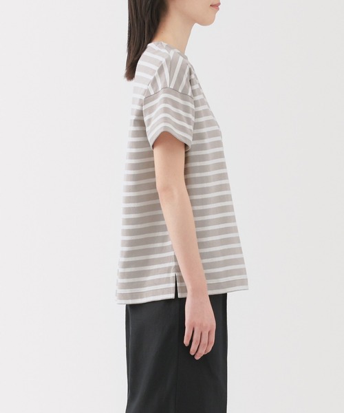 無印良品（ムジルシリョウヒン）の「婦人　ボーダーボートネック半袖Ｔシャツ（Tシャツ/カットソー・レディース・ネイビー系/スモーキーグリーン系/オレンジ系/ベージュ系/ネイビー系1/ブルー系・S/M/L/XL）」の8枚目の写真
