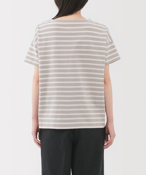 無印良品（ムジルシリョウヒン）の「婦人　ボーダーボートネック半袖Ｔシャツ（Tシャツ/カットソー・レディース・ネイビー系/スモーキーグリーン系/オレンジ系/ベージュ系/ネイビー系1/ブルー系・S/M/L/XL）」の9枚目の写真