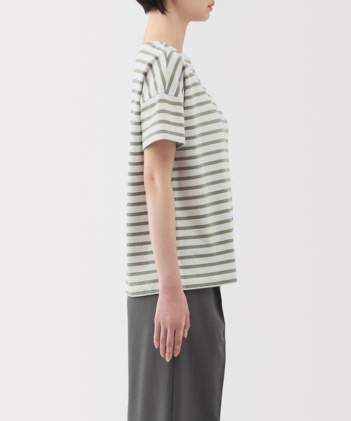無印良品（ムジルシリョウヒン）の「婦人　ボーダーボートネック半袖Ｔシャツ（Tシャツ/カットソー・レディース・ネイビー系/スモーキーグリーン系/オレンジ系/ベージュ系/ネイビー系1/ブルー系・S/M/L/XL）」の15枚目の写真