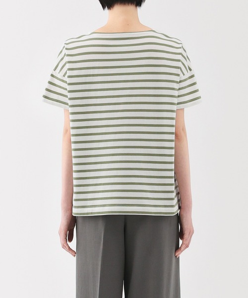 無印良品（ムジルシリョウヒン）の「婦人　ボーダーボートネック半袖Ｔシャツ（Tシャツ/カットソー・レディース・ネイビー系/スモーキーグリーン系/オレンジ系/ベージュ系/ネイビー系1/ブルー系・S/M/L/XL）」の16枚目の写真