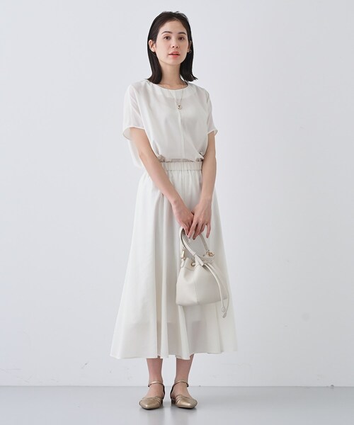 INDIVI（インディヴィ）の「【通気性◎撥水／接触冷感／UVケア】ドルマンスリーブブラウス（シャツ/ブラウス・レディース・オレンジ/ダークブラウン/オフホワイト/ネイビー系5/ダークブラウン系5・05/13/15 /19/34/38/03）」の8枚目の写真