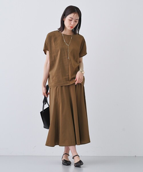 INDIVI（インディヴィ）の「【通気性◎撥水／接触冷感／UVケア】ドルマンスリーブブラウス（シャツ/ブラウス・レディース・オレンジ/ダークブラウン/オフホワイト/ネイビー系5/ダークブラウン系5・05/13/15 /19/34/38/03）」の13枚目の写真