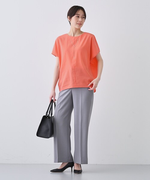 INDIVI（インディヴィ）の「【通気性◎撥水／接触冷感／UVケア】ドルマンスリーブブラウス（シャツ/ブラウス・レディース・オレンジ/ダークブラウン/オフホワイト/ネイビー系5/ダークブラウン系5・05/13/15 /19/34/38/03）」の17枚目の写真