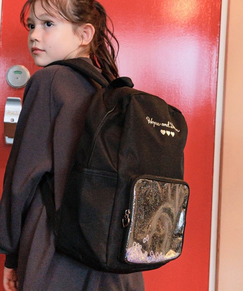 BAYFLOW（ベイフロー）の「[推し活にも!]キラキラスパンコールリュック[M(約10L)・L(約15L)] (KIDS)（バックパック/リュック・キッズ・レインボー/ラベンダー/ブラック・MEDIUM/LARGE）」の2枚目の写真