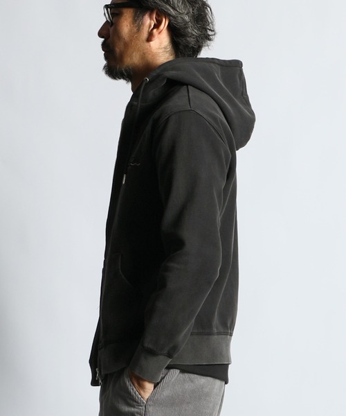 The DUFFER of ST.GEORGE(ザダファーオブセントジョージ)の「PONTE ZIP PARKA: ポンチ素材 スノー加工 フルジップパーカー(パーカー・メンズ・ブラック・SMALL/MEDIUM/LARGE/X-LARGE)」の4枚目の写真