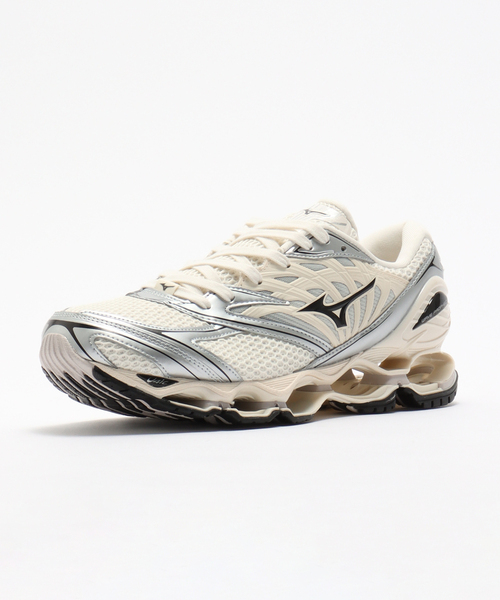MIZUNO(ミズノ )の「MIZUNO(ミズノ) Wave Prophecy LS D1GA251101(スニーカー・メンズ・ホワイト×ホワイト・29cm/28.5cm/28cm/27.5cm/27cm/26.5cm/26cm/25cm/24.5cm/24cm)」の2枚目の写真