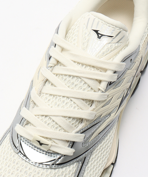 MIZUNO(ミズノ )の「MIZUNO(ミズノ) Wave Prophecy LS D1GA251101(スニーカー・メンズ・ホワイト×ホワイト・29cm/28.5cm/28cm/27.5cm/27cm/26.5cm/26cm/25cm/24.5cm/24cm)」の6枚目の写真
