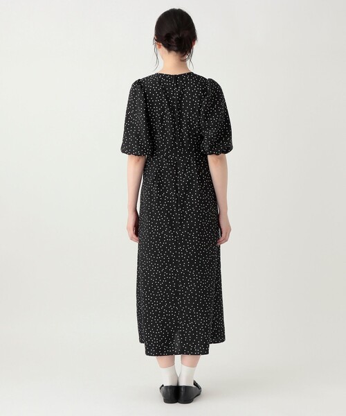 Afternoon Tea(アフタヌーンティー)の「ドットサッカーチェックVネックワンピース(ワンピース・レディース・ブラック・MEDIUM)」の2枚目の写真