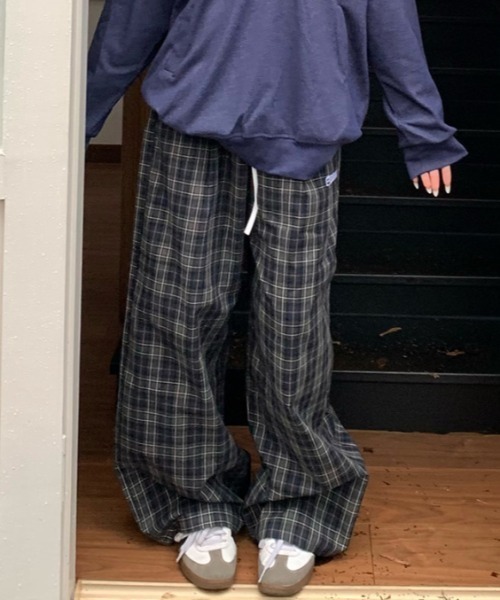 Teem Store（チームストア）の「ワンポイントダブルウエストチェックワイドパンツ ウエストフリル（その他パンツ・レディース・グレー・M/L）」の6枚目の写真