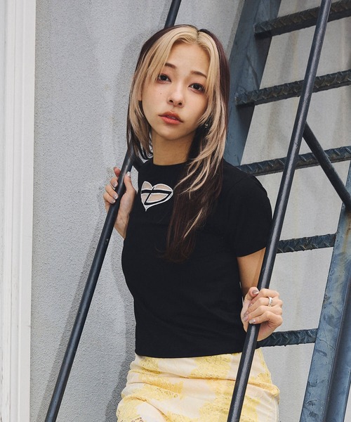 DURAS(デュラス)の「ハート刺繍カットアウトTシャツ(Tシャツ/カットソー・レディース・ブラック/ホワイト/ピンク・SMALL/MEDIUM)」の10枚目の写真