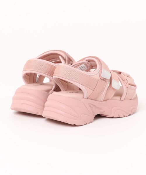 MAD FOOT（マッドフット）の「MADFOOT! マッドフット キッズ スリーベルト厚底スポーティーサンダル 3本ストラップ 子供靴 251005（サンダル・キッズ・ブラック/ピンク・24.0cm/23.0cm/22.0cm/21.0cm/20.0cm/19.0cm）」の3枚目の写真