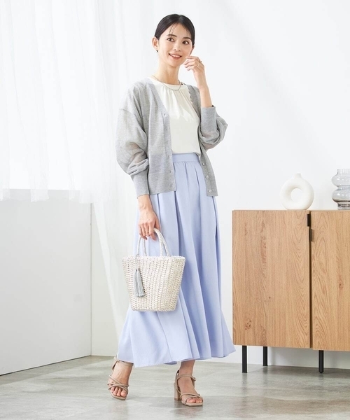 a.v.v（アーヴェヴェ）の「シアーVネックカーディガン（カーディガン/ボレロ・レディース・グレー/ブラック・36/40/38）」の15枚目の写真