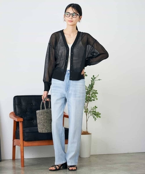 a.v.v（アーヴェヴェ）の「シアーVネックカーディガン（カーディガン/ボレロ・レディース・グレー/ブラック・36/40/38）」の19枚目の写真