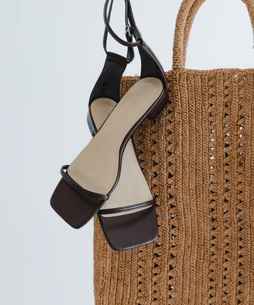 URBAN RESEARCH(アーバンリサーチ)の「ナローストラップサンダル(サンダル・レディース・ブラック/ブラウン・36/37/38/39)」の4枚目の写真