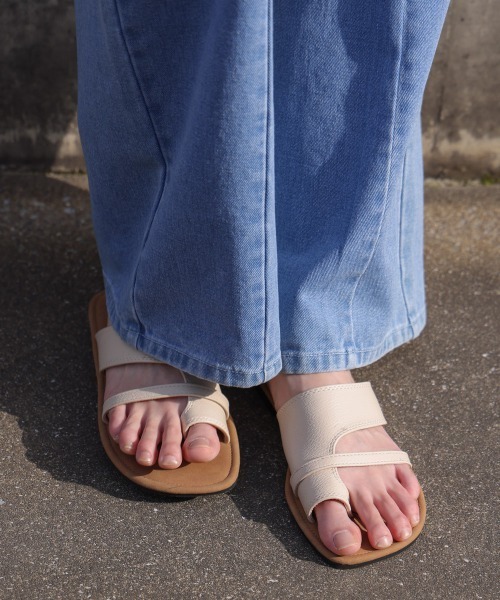 Bab（バブ）の「フラットトングサンダル（サンダル・レディース・ブラック/オフホワイト・L/M）」の4枚目の写真