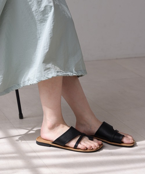 Bab（バブ）の「フラットトングサンダル（サンダル・レディース・ブラック/オフホワイト・L/M）」の7枚目の写真