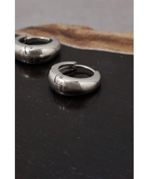 AZUL by moussy（アズールバイマウジー）の「ステンレスプチフープピアス（ピアス（両耳用）・レディース・シルバー/ゴールド系その他・FREE）」の10枚目の写真