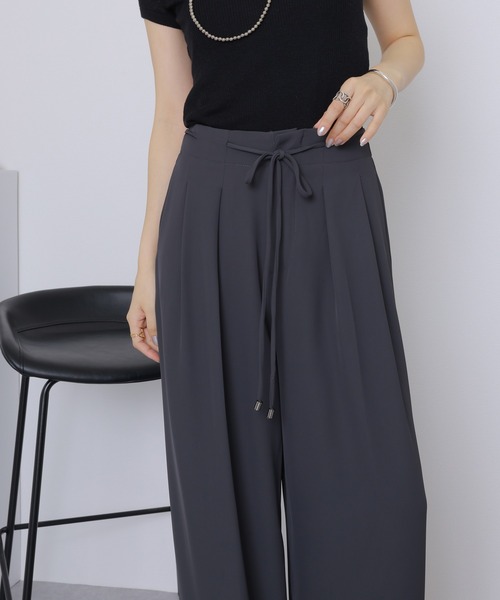 LAULEN（ローレン）の「double tuck belted wide pants /ダブルタック ウエスト リボンベルト付き ワイド パンツ（その他パンツ・レディース・ブラック/アイボリー/チャコールグレー・S/M）」の5枚目の写真