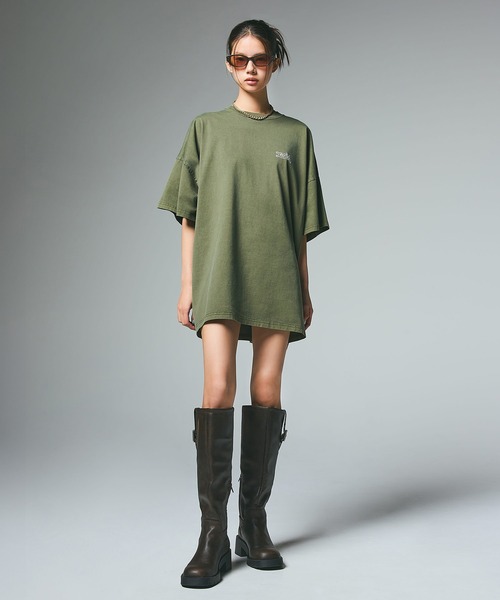 X-girl（エックスガール）の「OVER PRINT MILLS LOGO S/S BIG TEE DRESS（ワンピース・レディース・ブラック/オリーブ・S/M）」の12枚目の写真