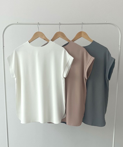 Futier land(フューティアランド)の「【接触冷感×UVカット】前後2WAY ジョーゼットTブラウス / 吸水速乾、防シワ(シャツ/ブラウス・レディース・ホワイト/グレイッシュベージュ/チャコールグレー/ネイビー/ベージュ・MEDIUM/LARGE)」の8枚目の写真