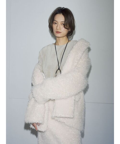 Htage（テージ）の「【Htage】ビッグシルエットボアジャケット（テーラードジャケット・レディース・アイボリー/ブラック・FREE）」の3枚目の写真