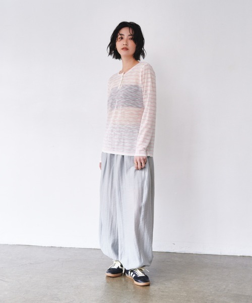 FMiBL（ファミル）の「リラクシーボリュームタックパンツ（その他パンツ・レディース・レッド/ホワイト/イエロー/ブラック/ブルー/グレー・FREE）」の16枚目の写真