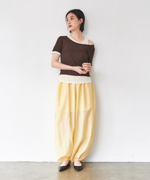 FMiBL（ファミル）の「リラクシーボリュームタックパンツ（その他パンツ・レディース・レッド/ホワイト/イエロー/ブラック/ブルー/グレー・FREE）」の10枚目の写真