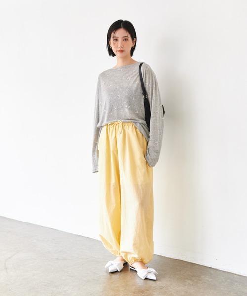 FMiBL（ファミル）の「リラクシーボリュームタックパンツ（その他パンツ・レディース・レッド/ホワイト/イエロー/ブラック/ブルー/グレー・FREE）」の7枚目の写真