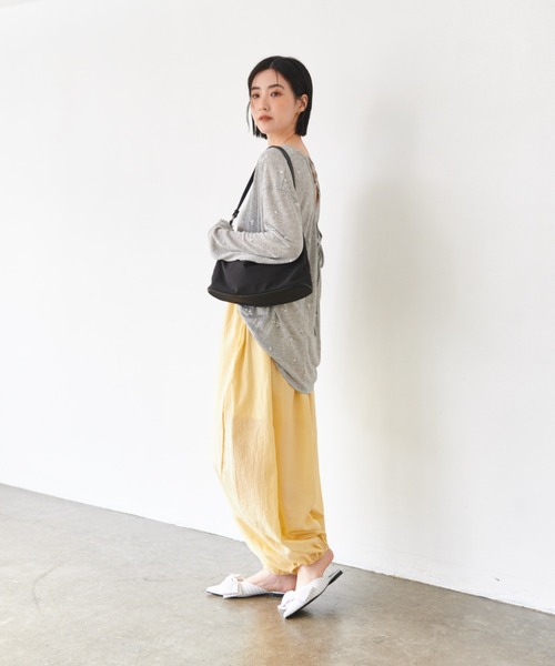 FMiBL（ファミル）の「リラクシーボリュームタックパンツ（その他パンツ・レディース・レッド/ホワイト/イエロー/ブラック/ブルー/グレー・FREE）」の8枚目の写真