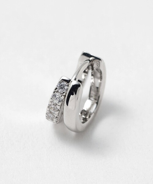 UNITED ARROWS（ユナイテッドアローズ）の「パヴェ Vシェイプ フープ ピアス（ピアス（両耳用）・レディース・シルバー・FREE）」の5枚目の写真