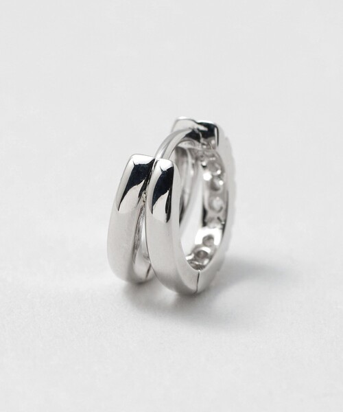 UNITED ARROWS（ユナイテッドアローズ）の「パヴェ Vシェイプ フープ ピアス（ピアス（両耳用）・レディース・シルバー・FREE）」の2枚目の写真