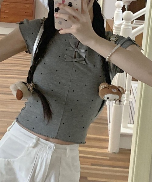 GEMEDA（ジェメダ）の「リボンレースアップドット柄コンパクトトップス（Tシャツ/カットソー・レディース・グレー/ライトベージュ・M）」の11枚目の写真