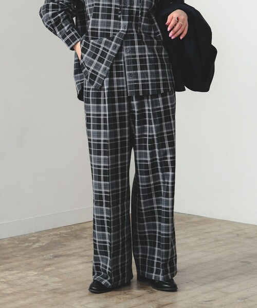 BEAMS HEART（ビームスハート）の「チェック スラックス ワイド パンツ（スラックス・レディース・ブラック/ブラウン・FREE）」の5枚目の写真