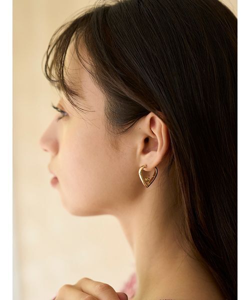SNIDEL(スナイデル)の「ハートフープピアス(ピアス(両耳用)・レディース・シルバー/ゴールド・F)」の14枚目の写真