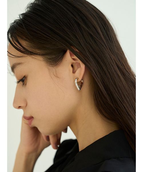 SNIDEL(スナイデル)の「ハートフープピアス(ピアス(両耳用)・レディース・シルバー/ゴールド・F)」の16枚目の写真