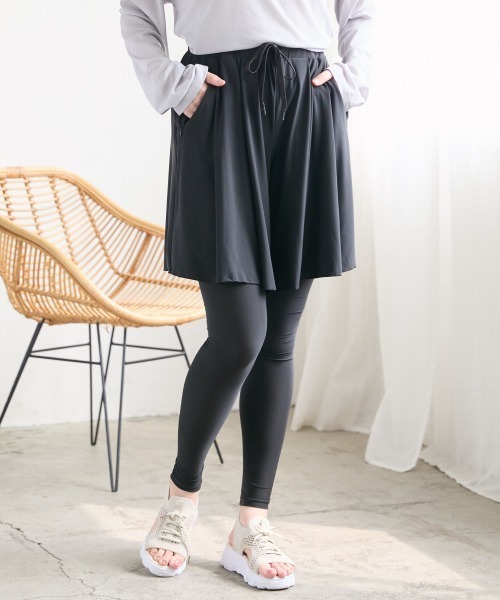 slattgir(スラットジール)の「高身長 ラッシュガードパンツ(UVカット・接触冷感・吸汗速乾)(トールサイズ)Essenave(ラッシュガード・レディース・ブラック・TM/TL)」の2枚目の写真