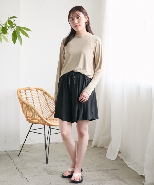slattgir(スラットジール)の「高身長 ラッシュガードパンツ(UVカット・接触冷感・吸汗速乾)(トールサイズ)Essenave(ラッシュガード・レディース・ブラック・TM/TL)」の8枚目の写真