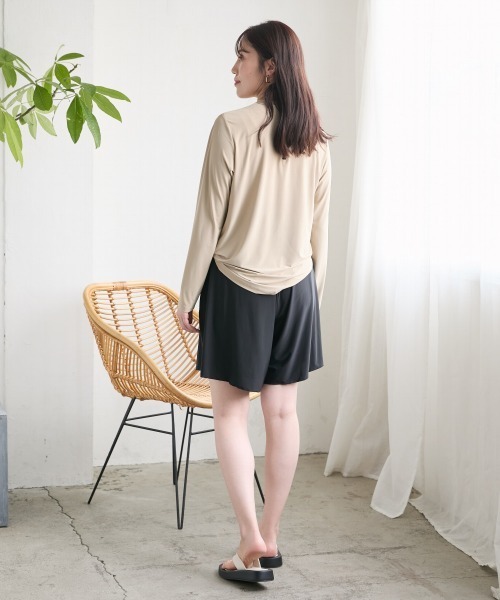 slattgir(スラットジール)の「高身長 ラッシュガードパンツ(UVカット・接触冷感・吸汗速乾)(トールサイズ)Essenave(ラッシュガード・レディース・ブラック・TM/TL)」の9枚目の写真